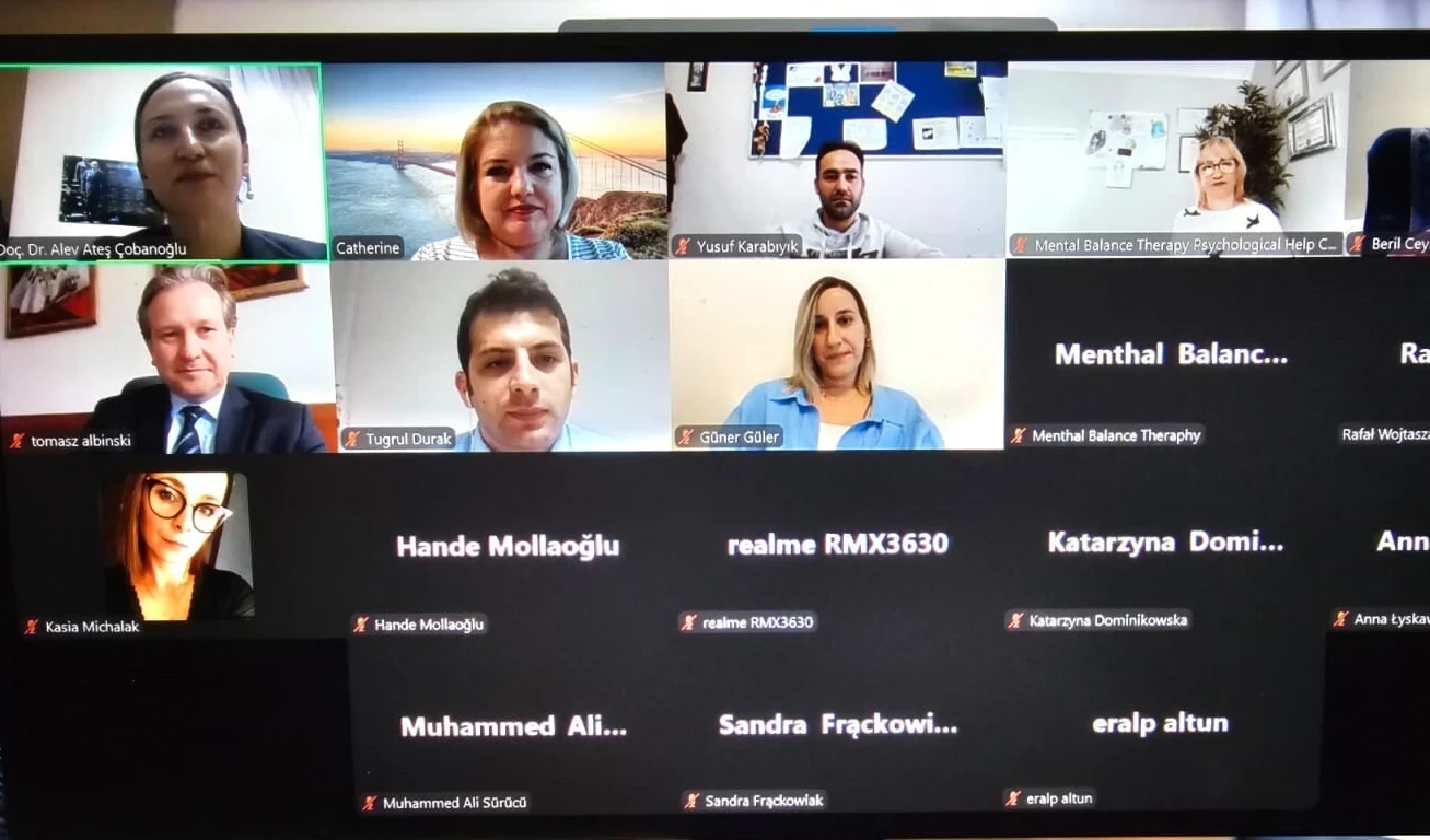 Międzynarodowy webinar o narzędziach sztucznej inteligencji w badaniach akademickich – współpraca GSW Milenium i Uniwersytetu Ege