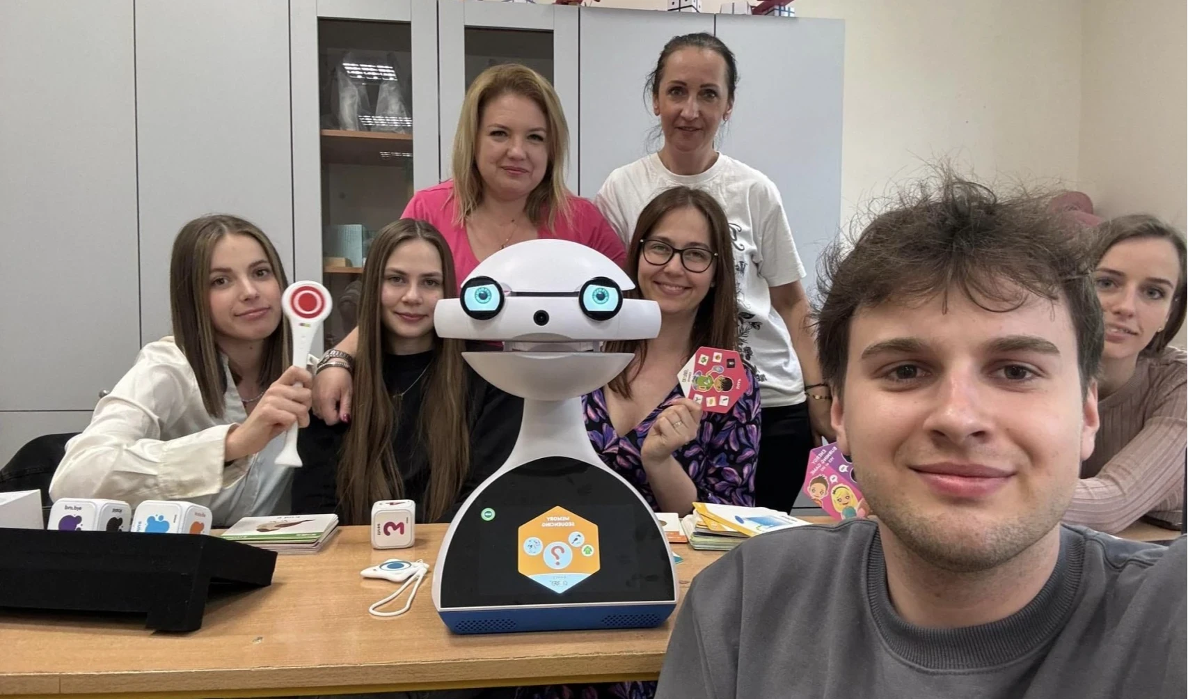 Emys i Ozoboty – pomocnicy w edukacji przyszłości. Praktyczne zajęcia studentów pedagogiki